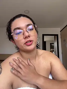 camianddanna online show from 03-28-26, 03:44