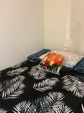 WhiteWomen online show from 12-03-25, 01:02