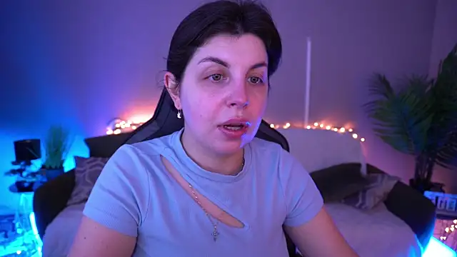 MirandaWong online show from 03-18-26, 05:54