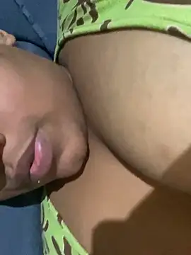 Snapshot of vic_pretynhaa chatting on 01-21-25, 01:32 vic pretynhaa online show from 01-21-25, 01:32