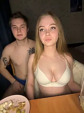 Family-Mm1 online show from 12-19-24, 07:51