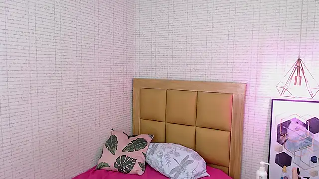 MAGNOLEROY online show from 02-08-25, 10:40