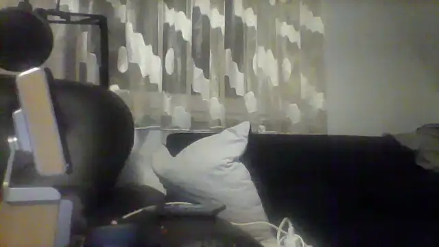 Snapshot of NewyorkDimi chatting on 12-26-24, 04:21 NewyorkDimi online show from 12-26-24, 04:21