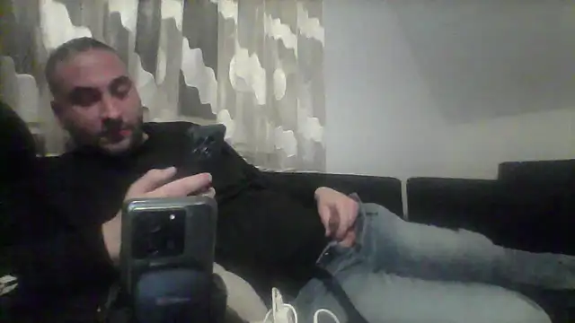 Snapshot of NewyorkDimi chatting on 12-31-24, 03:12 NewyorkDimi online show from 12-31-24, 03:12