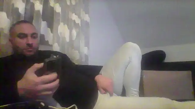 Snapshot of NewyorkDimi chatting on 01-13-25, 03:01 NewyorkDimi online show from 01-13-25, 03:01