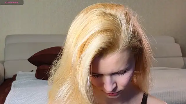 Snapshot of elsa_limerence chatting on 02-10-25, 07:26 elsa limerence online show from 02-10-25, 07:26