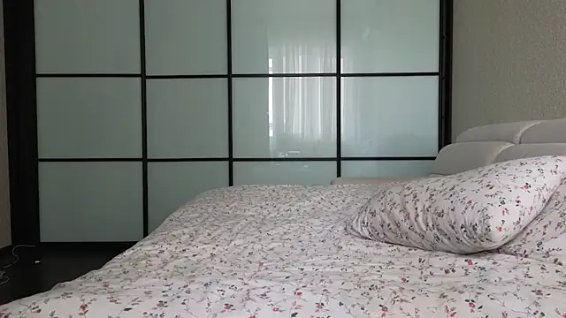 Snapshot of elsa_limerence chatting on 10-04-25, 11:08 elsa limerence online show from 10-04-25, 11:08