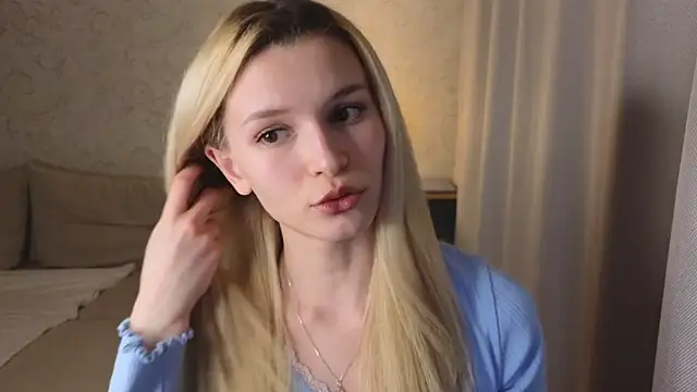 Snapshot of elsa_limerence chatting on 04-01-26, 04:15 elsa limerence online show from 04-01-26, 04:15