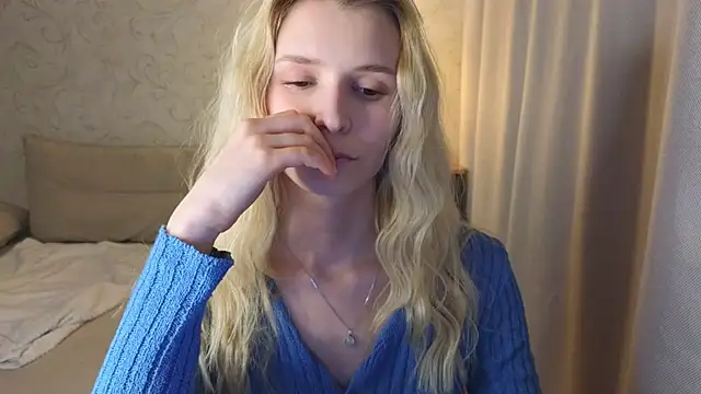 Snapshot of elsa_limerence chatting on 04-17-26, 05:05 elsa limerence online show from 04-17-26, 05:05