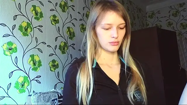 Snapshot of Evvie_Summn1 chatting on 06-05-26, 06:42 Evvie Summn1 online show from 06-05-26, 06:42