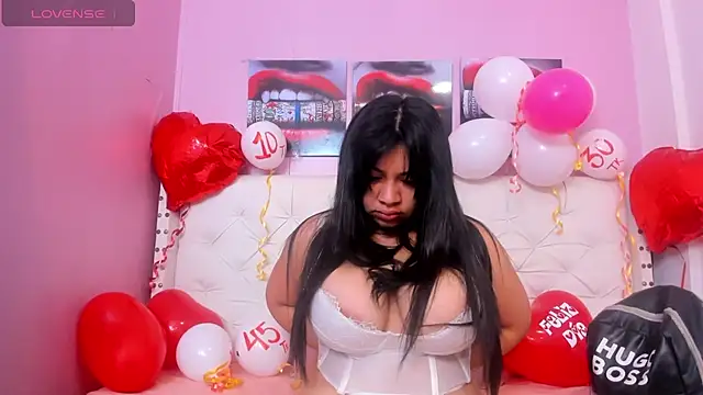 Snapshot of alice__tylor chatting on 02-19-25, 12:11 alice tylor online show from 02-19-25, 12:11