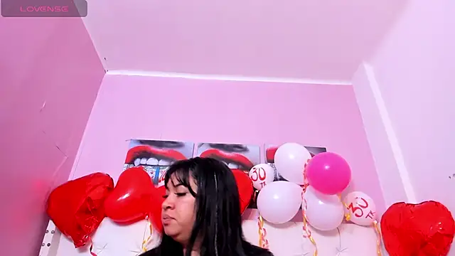 Snapshot of alice__tylor chatting on 02-21-25, 11:33 alice tylor online show from 02-21-25, 11:33