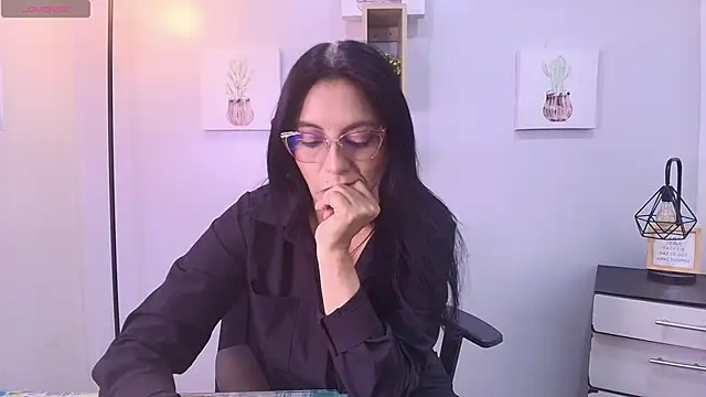 Snapshot of Zuzana21 chatting on 04-22-26, 01:01 Zuzana21 online show from 04-22-26, 01:01