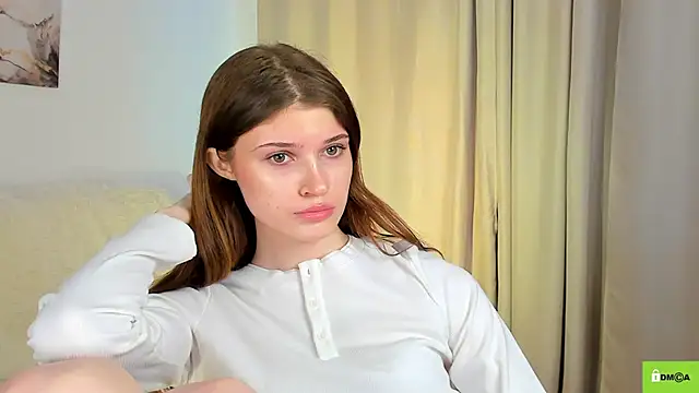 Snapshot of Hello_Vivienne chatting on 12-08-24, 11:03 Hello Vivienne online show from 12-08-24, 11:03