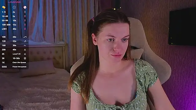 Lovella Lips online show from 12-23-24, 01:45