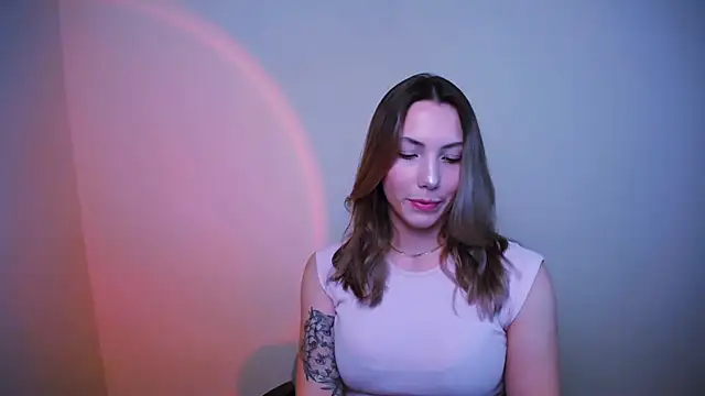 Snapshot of VanessaMay_ chatting on 12-18-24, 05:52 VanessaMay online show from 12-18-24, 05:52