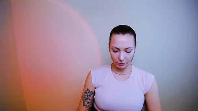 Snapshot of VanessaMay_ chatting on 01-07-25, 09:46 VanessaMay online show from 01-07-25, 09:46