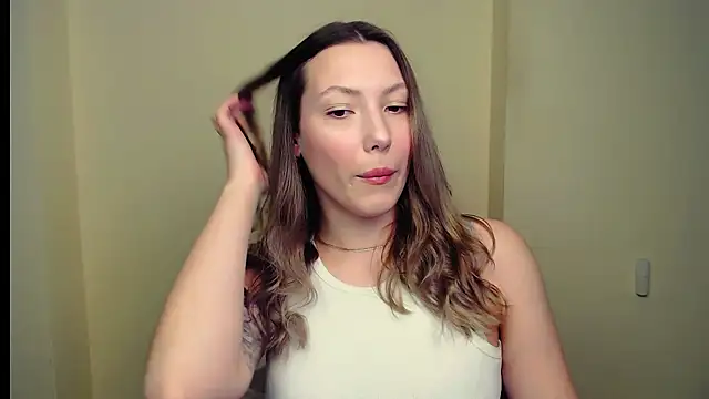 Snapshot of VanessaMay_ chatting on 03-19-25, 05:28 VanessaMay online show from 03-19-25, 05:28