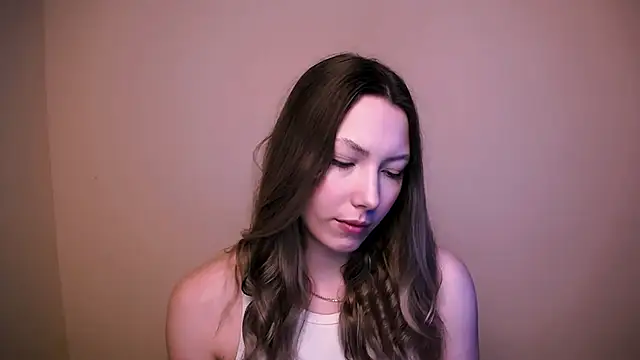 Snapshot of VanessaMay_ chatting on 03-22-25, 07:04 VanessaMay online show from 03-22-25, 07:04