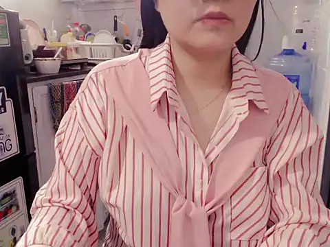 Snapshot of Asian_girl19 chatting on 04-06-26, 01:01 Asian girl19 online show from 04-06-26, 01:01