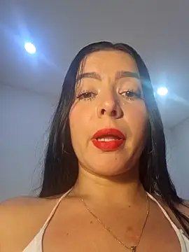 Snapshot of Anal_Luucia chatting on 12-01-25, 12:32 Anal Luucia online show from 12-01-25, 12:32