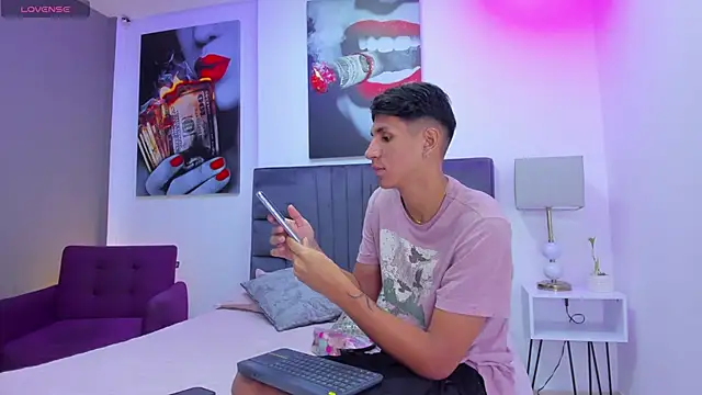 kieran derek online show from 11-23-25, 03:17