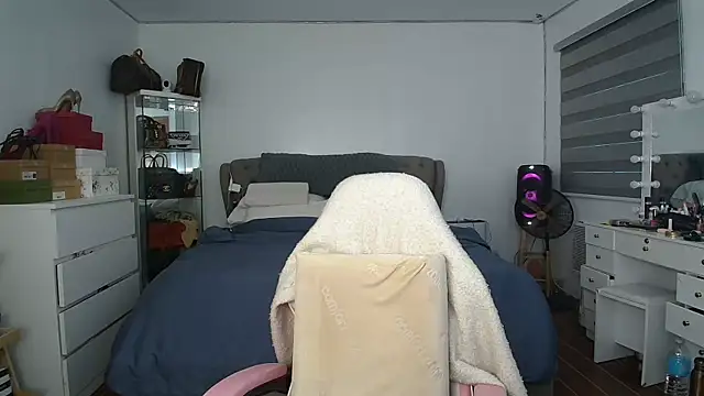 Snapshot of aya_saki chatting on 11-05-25, 08:36 aya saki online show from 11-05-25, 08:36