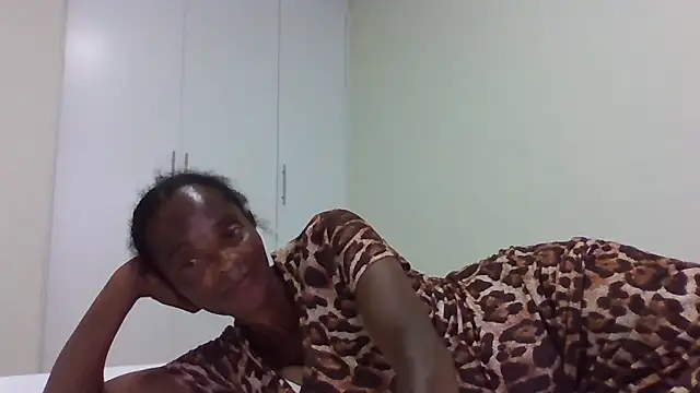 sweets 80 online show from 12-21-25, 03:52