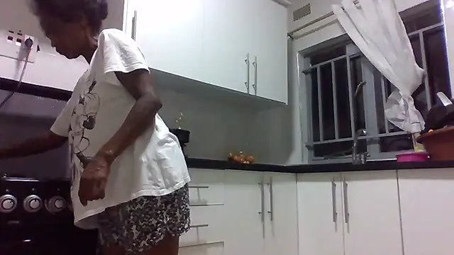 sweets 80 online show from 03-29-26, 03:06