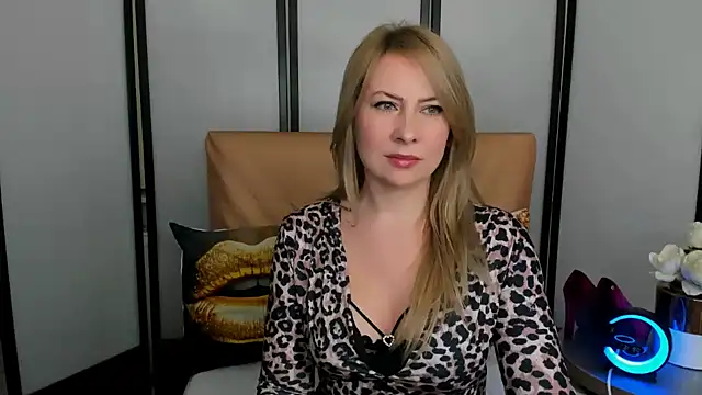 LatoyaRose online show from 01-17-25, 06:15