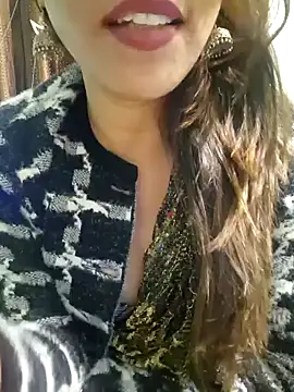 Snapshot of MIss-Naina chatting on 12-19-24, 07:40 MIss-Naina online show from 12-19-24, 07:40