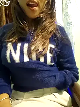 Snapshot of MIss-Naina chatting on 12-25-24, 09:56 MIss-Naina online show from 12-25-24, 09:56