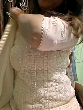 Snapshot of MIss-Naina chatting on 12-29-24, 03:46 MIss-Naina online show from 12-29-24, 03:46