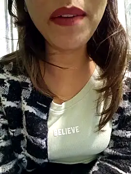 Snapshot of MIss-Naina chatting on 01-04-25, 10:16 MIss-Naina online show from 01-04-25, 10:16