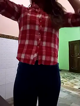 Snapshot of MIss-Naina chatting on 01-07-25, 02:42 MIss-Naina online show from 01-07-25, 02:42
