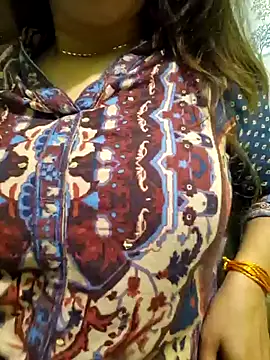 Snapshot of MIss-Naina chatting on 01-27-25, 12:01 MIss-Naina online show from 01-27-25, 12:01