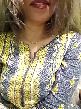 Snapshot of MIss-Naina chatting on 02-02-25, 08:46 MIss-Naina online show from 02-02-25, 08:46
