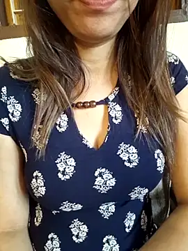 Snapshot of MIss-Naina chatting on 03-20-25, 02:29 MIss-Naina online show from 03-20-25, 02:29