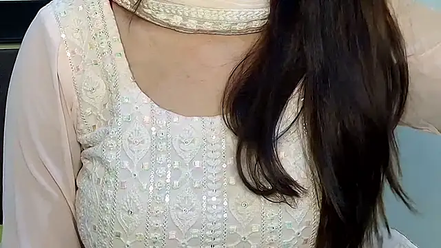 Snapshot of MIss-Naina chatting on 09-29-25, 10:53 MIss-Naina online show from 09-29-25, 10:53