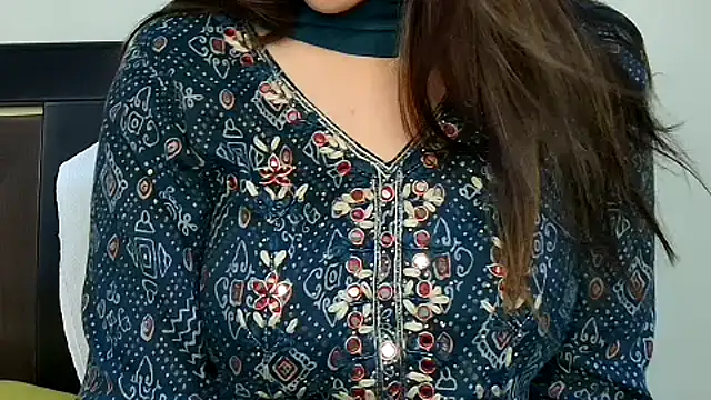 Snapshot of MIss-Naina chatting on 10-01-25, 08:20 MIss-Naina online show from 10-01-25, 08:20