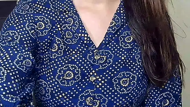 Snapshot of MIss-Naina chatting on 10-03-25, 07:38 MIss-Naina online show from 10-03-25, 07:38