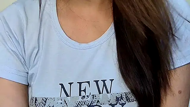 Snapshot of MIss-Naina chatting on 10-11-25, 09:52 MIss-Naina online show from 10-11-25, 09:52