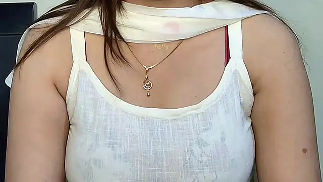 Snapshot of MIss-Naina chatting on 10-16-25, 06:36 MIss-Naina online show from 10-16-25, 06:36