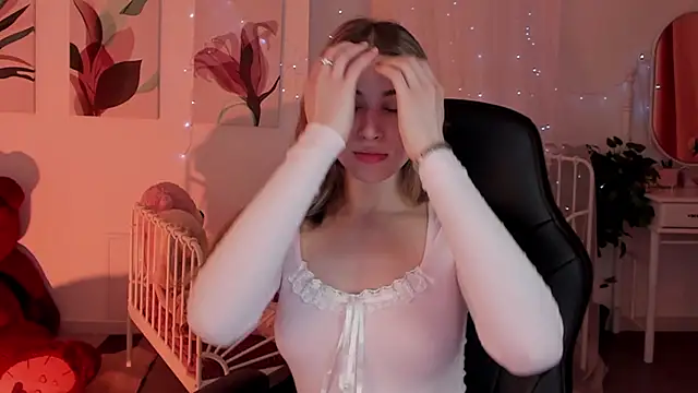 EllieCutes online show from 01-18-25, 07:38