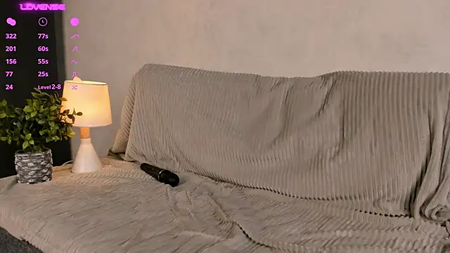 MeghanElson online show from 12-18-24, 05:21