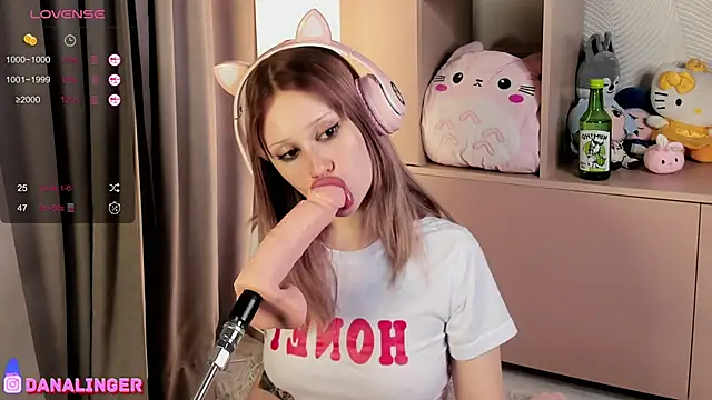 Snapshot of PrincesssSquirt chatting on 11-15-25, 08:27 PrincesssSquirt online show from 11-15-25, 08:27