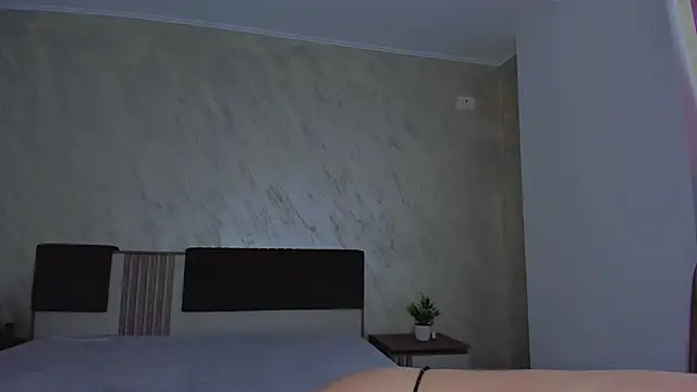 AliyaWade  online show from 12-17-25, 08:31