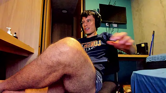 Snapshot of Huge_latin_cock chatting on 06-11-26, 02:53 Huge latin cock online show from 06-11-26, 02:53