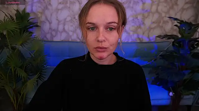 Snapshot of MaribelRiverr_ chatting on 10-10-25, 05:39 MaribelRiverr online show from 10-10-25, 05:39