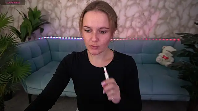Snapshot of MaribelRiverr_ chatting on 10-14-25, 05:52 MaribelRiverr online show from 10-14-25, 05:52